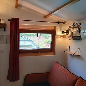 Chalet Avec Piscine, Mercuer